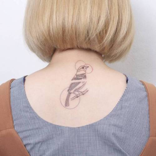 By Hyoa tattooer, done in Seoul. http://ttoo.co/p/35865 small;animal;graphic;tiny;bird;ifttt;little;hyoa;upper back;medium size;illustrative