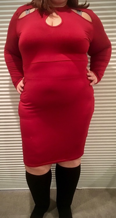 big-beautiful-princess:Just bought this bright red dress. It...