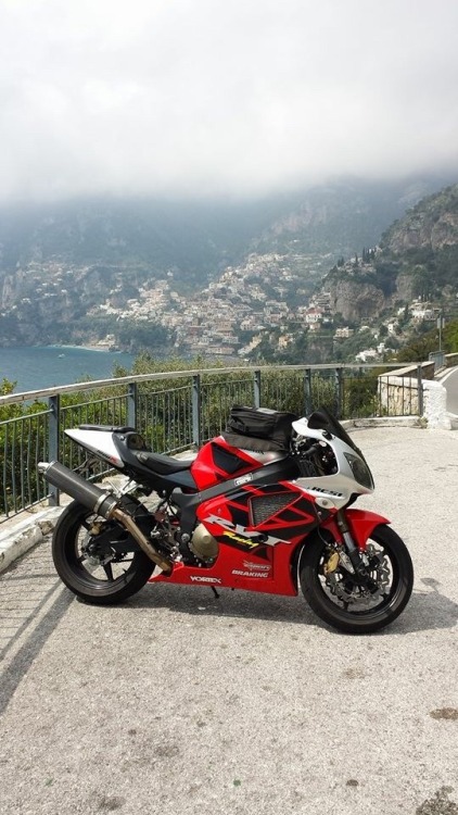 motorcycles-and-more:On the Amalfi south of Naples, Italy with...