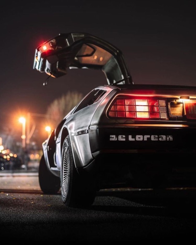 delorean iron studios