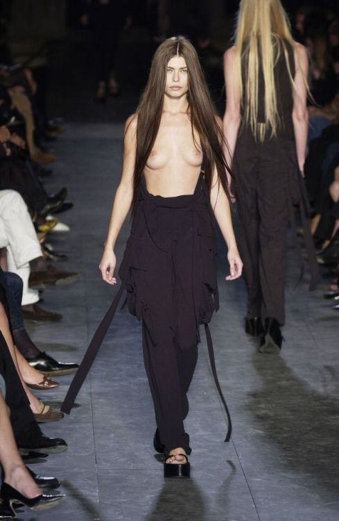 pleats-me:Ann Demeulemeester 