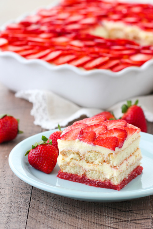 foodffs:Strawberry TiramisuReally nice recipes. Every...