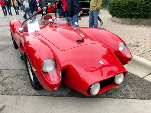 mjl-aus:rosspetersen:1958 Ferrari 250 Testa Rossa at Fuelfed...