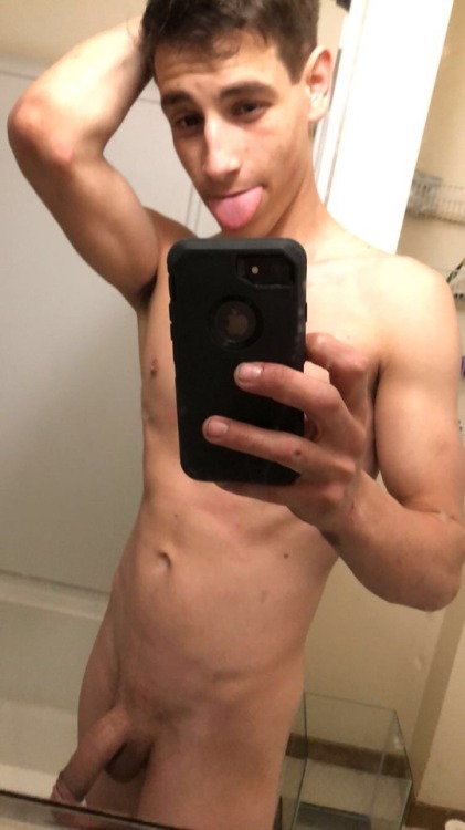 baitthemboys:Self sucking Straight boy Joey