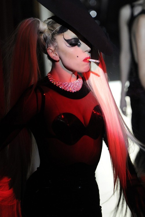 money-in-veins:Lady Gaga x Mugler (fashion show)