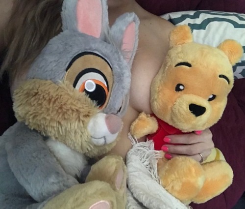 littleba4:Stuffies are a Little’s best wingmen 