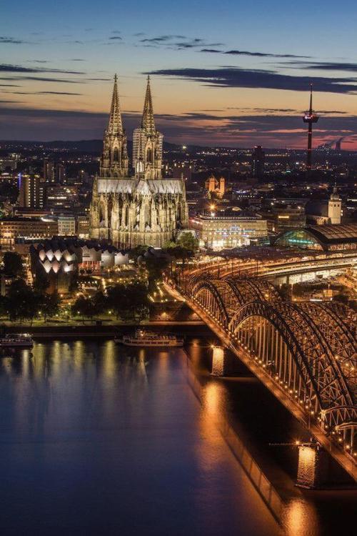 willkommen-in-germany:Köln (English: Cologne) is Germany’s...