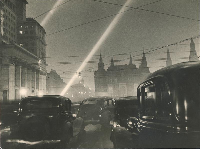 Gorky street in Moscow (current/historical name Tverskaya). Photo by Yevgeny Umnov (1947)