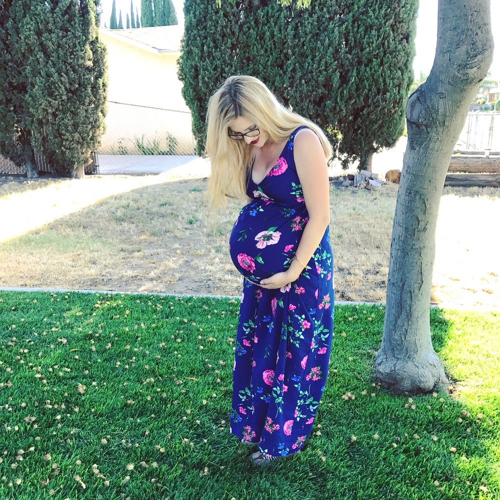 I Love Bellies — Cute blonde pregnant with twins!