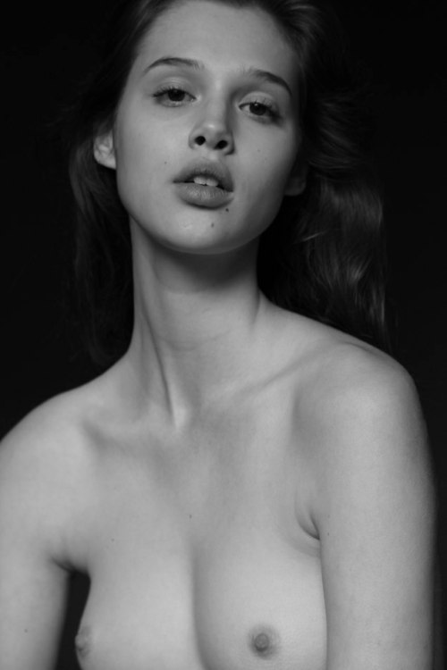 famous-nsfw-tub:Anais Pouliot