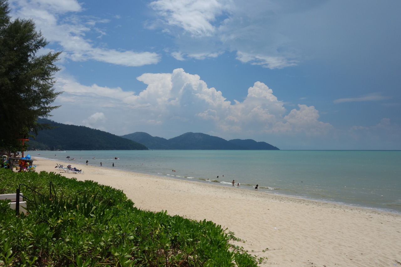 Colin & Helen Fowler — Batu Ferringhi beach, Penang