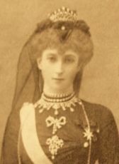 royalreading:Queen Maud with her tiaras vs more recent royal...