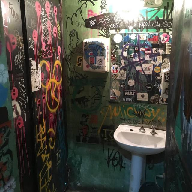 Baños - Bathroom — Post Street Bar ( Holliwood in Cambodia), Palermo...