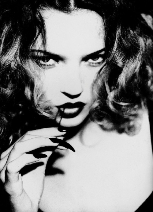 jinxproof:Kate MossVogue Italia (March 1995)ph. Ellen von...