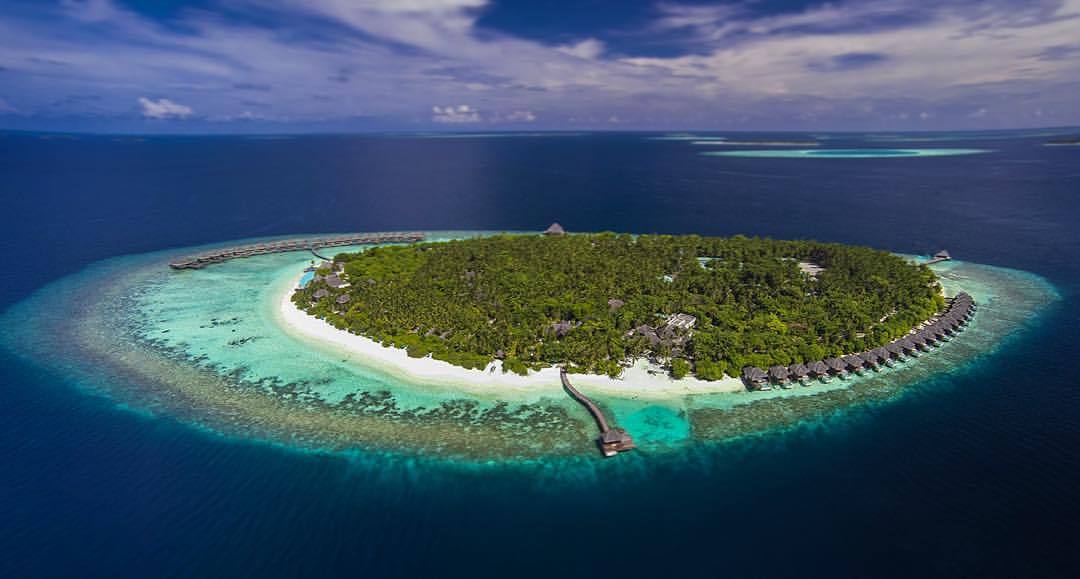 Dusit Thani Maldives — Mudhdhoo Island, located in the UNESCO Biosphere...