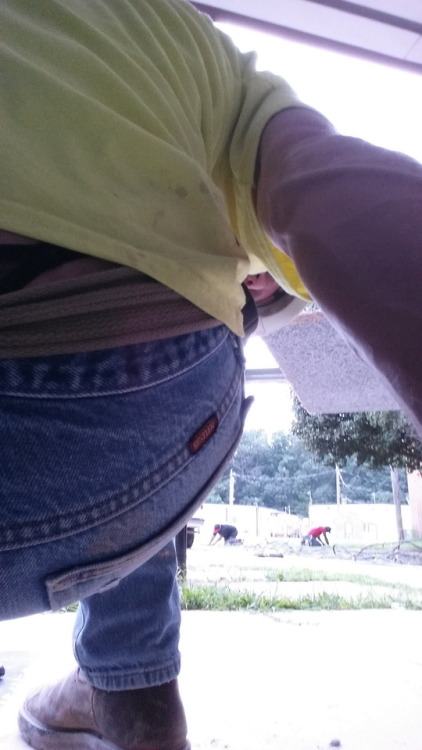 Tried to sneak a pic of my tail with some of the boys in the...