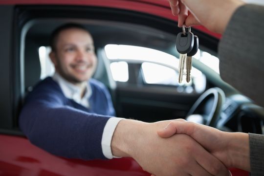 transferencia de veiculos compra venda shutterstock Carro seminovo