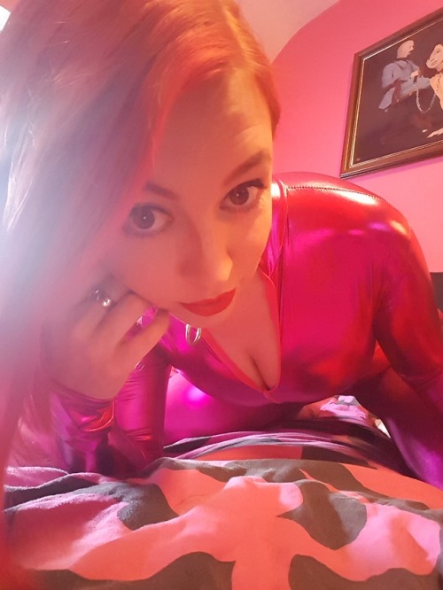 candypuddles:Shiney and pink candy