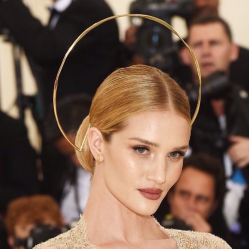 coutureicons:met gala x headpieces