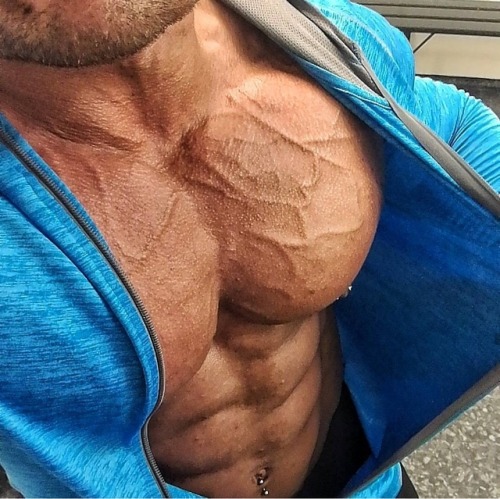 dafyddbach:Marius MeternFor more muscle hunkery follow...