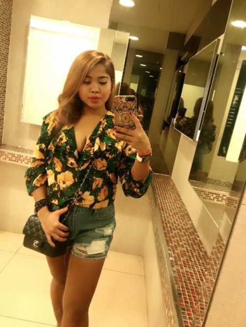 vaporz46:Thick malay sg girl with a big boobs..if you know the...