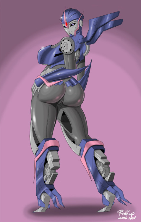 toxictonix:Elita One, Arcee, and Airachnid PrimePlay free 18+...