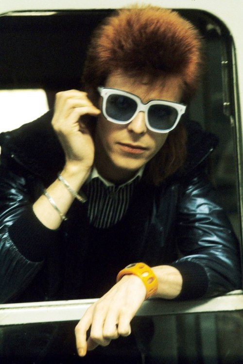 majortomzin:David Bowie ParisVictoria Station1973