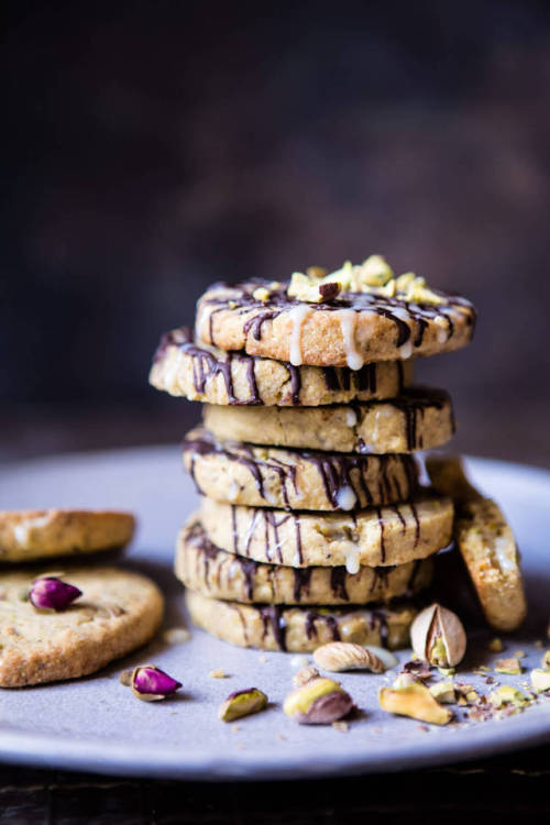 chocolatecravingclub:Pistachio Butter Cookies with Chocolate...