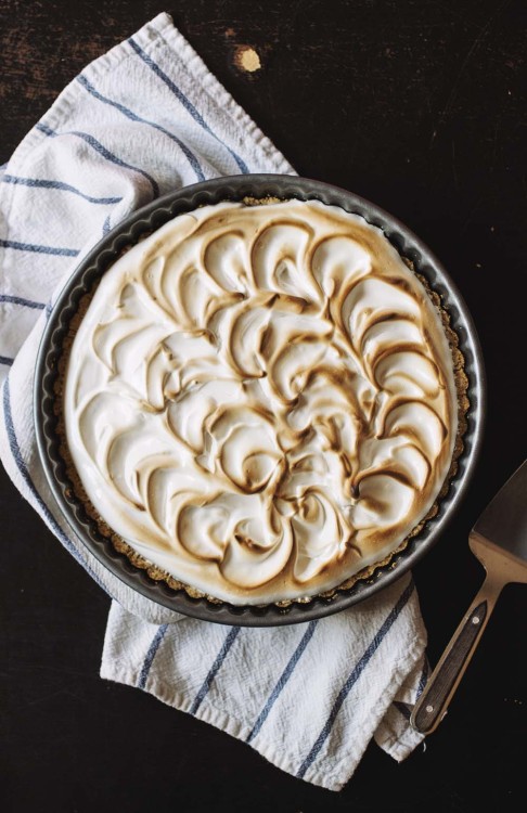 sweetoothgirl:Aquafaba Lemon Meringue Pie