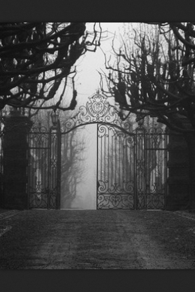 S.K — Halloween gate