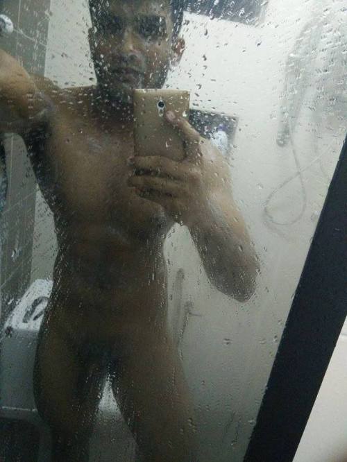 desindianguys:Delhi Muscle Nude boy