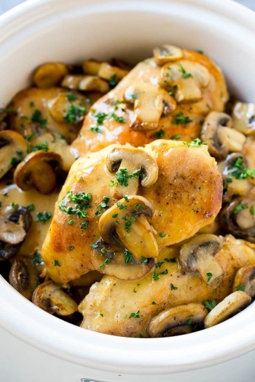 food-porn-diary:[HOMEMADE] Slow Cooker Chicken Marsala