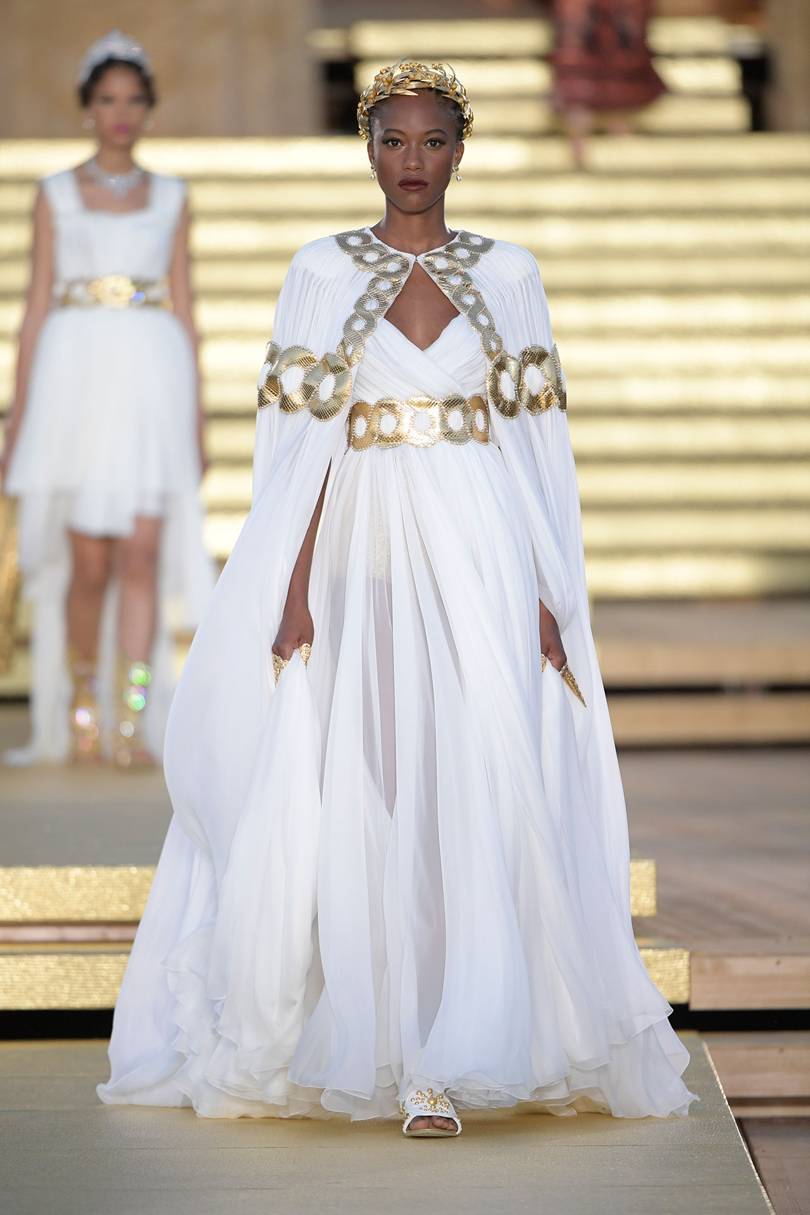 The Makeup Brush Dolce Gabbana Alta Moda F W 2019