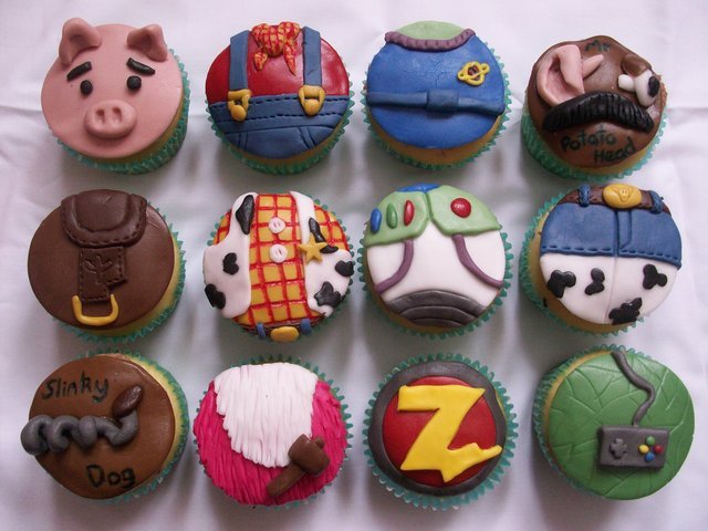 toy story cup cakes