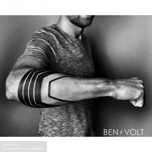 By Ben Volt, done at FORM8 Tattoo, San Francisco.... big;benvolt;facebook;blackwork;forearm;twitter;geometric