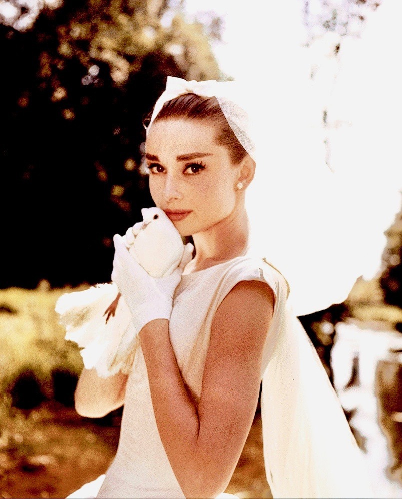 audrey-hepburn-in-the-iconic-givenchy-wedding-dress-for-funny-face-1957