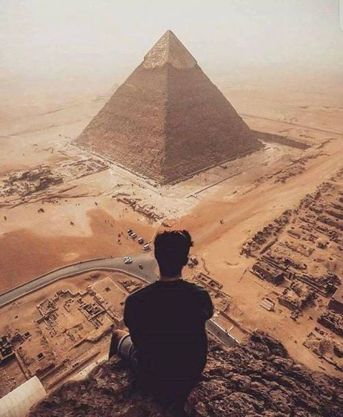 ancientorigins:View of the Pyramid of Khafre, Egypt