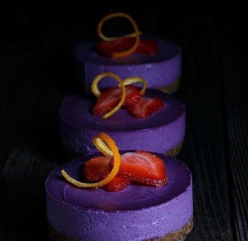 brattylikestoeat:Purple is my favorite color so I really...