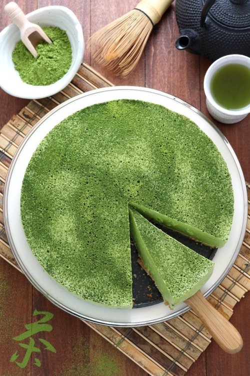 Vegan Matcha Mousse Cake