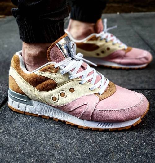 Extra Butter x Saucony Shadow Master 