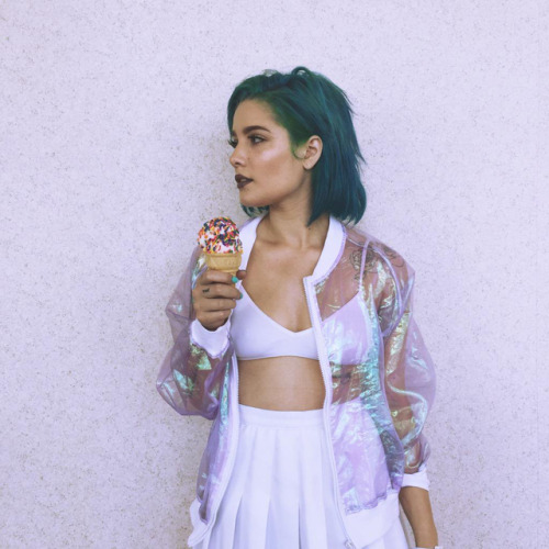 jetblackdemon:20 Days Of Halsey ||  Day 17: Favorite Instagram...