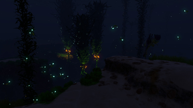 subnautica — Glowing fish scatter, with Kelp Pods glowing