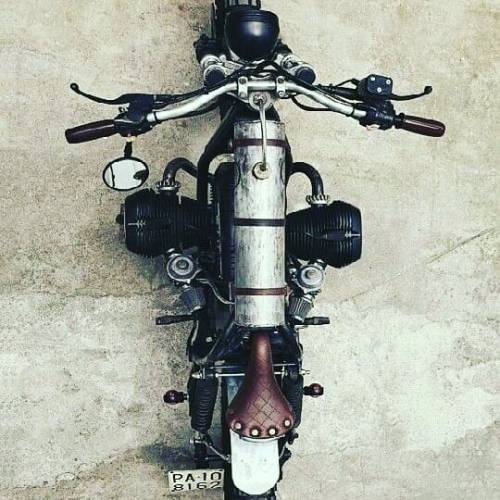 ๐ caferacerpasion.com ๐ Art on wheels! BMW R65 Custom by Delux...