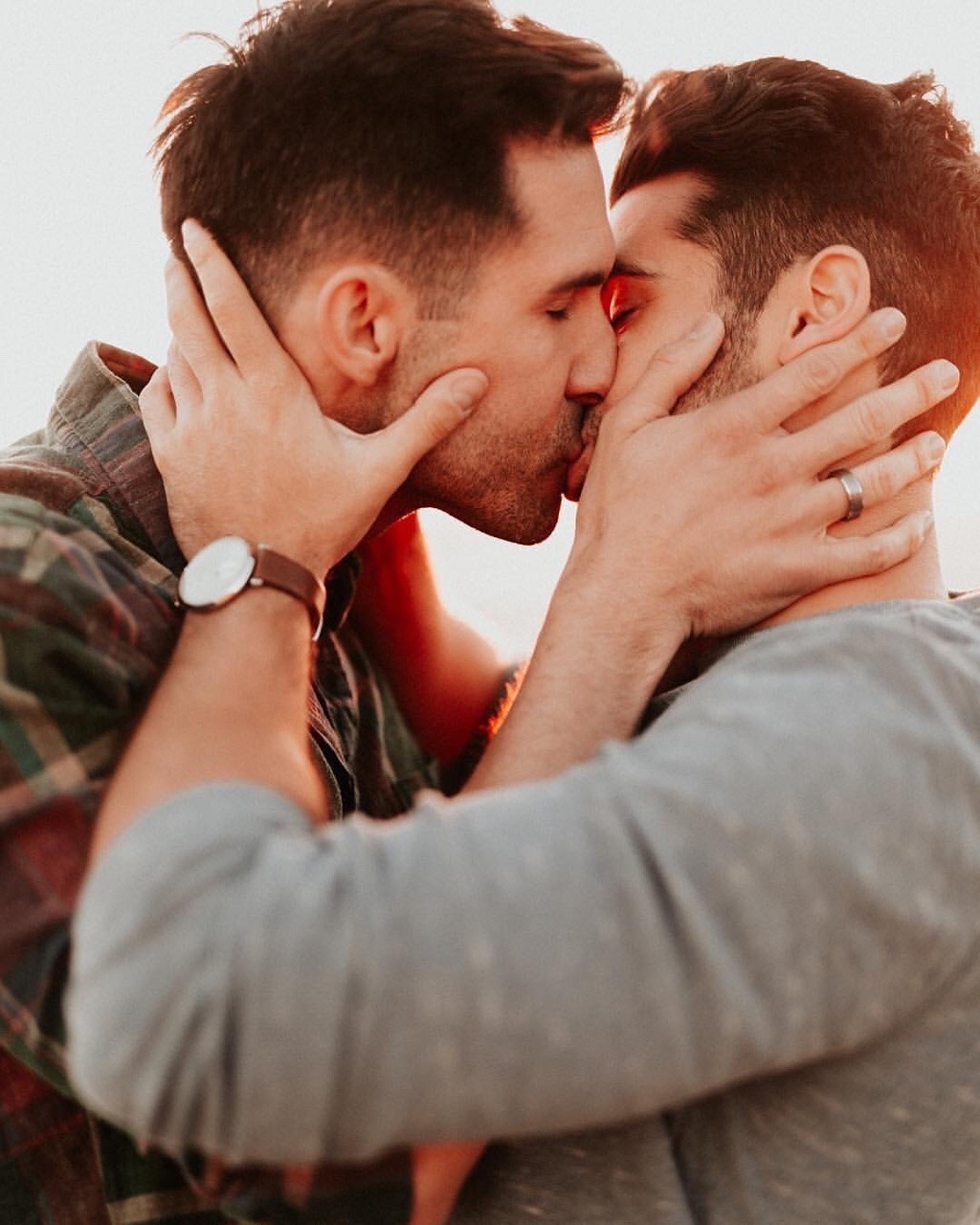 Gay Cuddles And Kisses. desmerveillesetdeshommes. harou314.tumblr.com - Tum...
