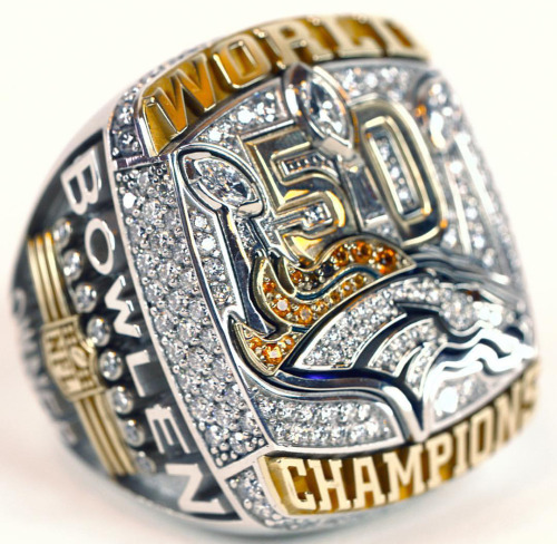 dailydenverbroncos:194 diamonds, 5.05 carats.Bling bling.