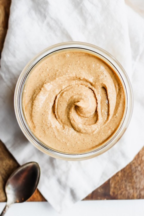 fullcravings:Creamy Roasted Cinnamon Cashew Butter