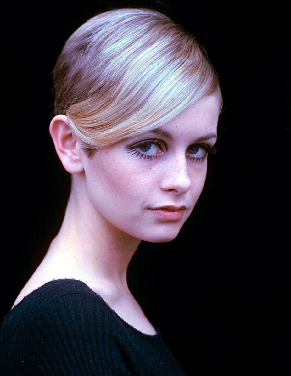 Sixties Twiggy Photographed By Jean Claude Sauer In Paris