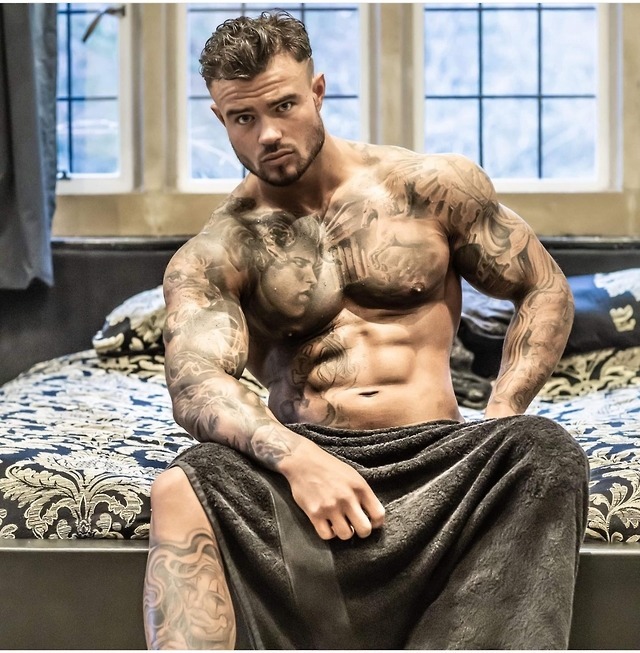 Muscle tattoo vintage glamour