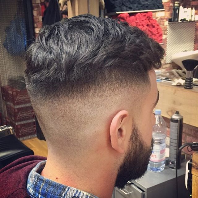Bucks Barbers — Skin fade by @jakewood1988 👌🏻😏#fade #styling...