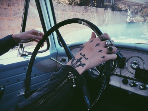 knuckle tattoo | Tumblr